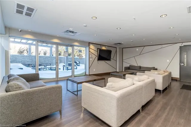 Additional image 20 of 16 Markle Cres Unit 211