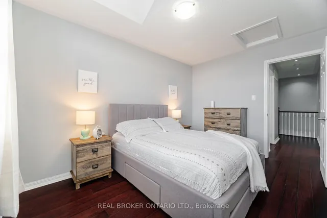 Additional image 36 of 40 Suitor Crt