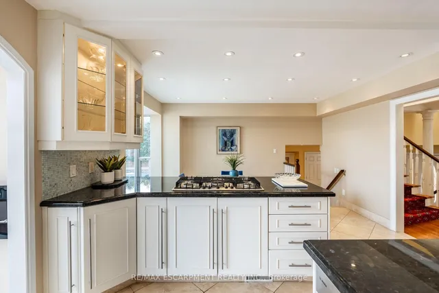 Additional image 19 of 887 MONTGOMERY Dr