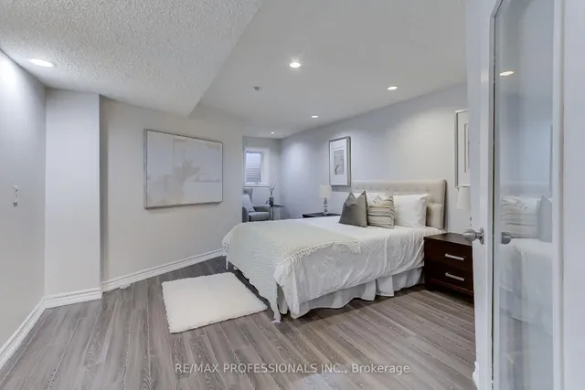 Additional image 46 of 425 CANTERBURY Cres