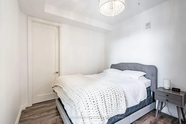 Additional image 33 of 112 King St Unit 1012