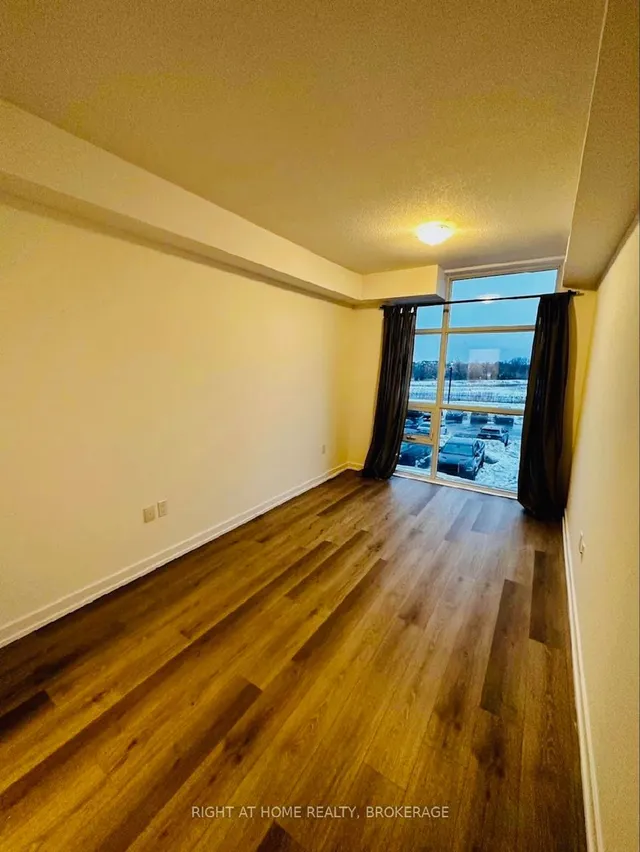 Additional image 5 of 450 dundas St Unit 233