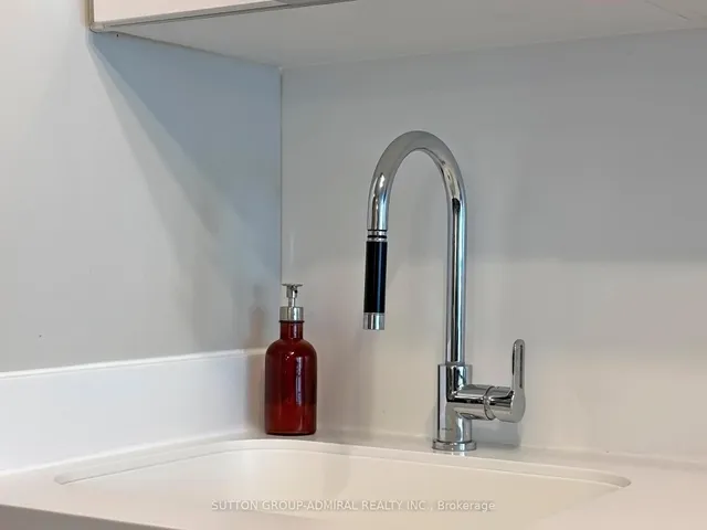 Additional image 25 of 21 Iceboat Terr Unit 1710