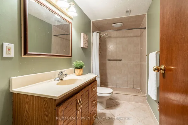 Additional image 23 of 687 Penny Lane