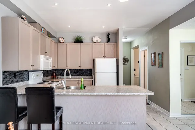 Additional image 24 of 100 Beddoe Dr Unit 27