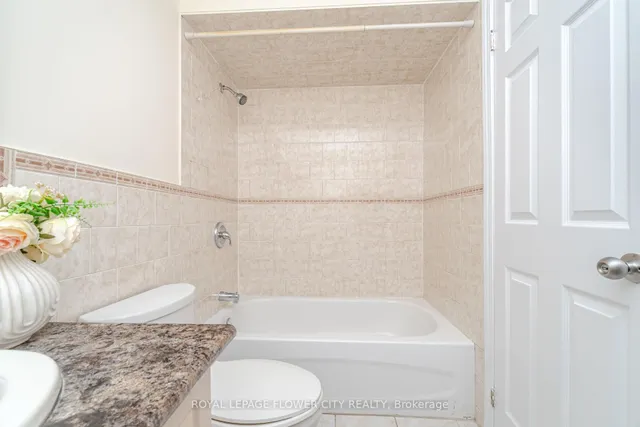 Additional image 16 of 75 Banting Cres