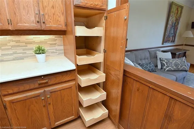 Additional image 18 of 20 Lorne Ave