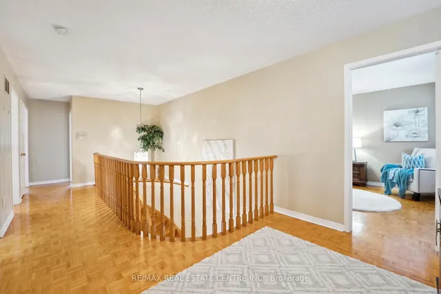 Additional image 28 of 56 Canarvan Crt