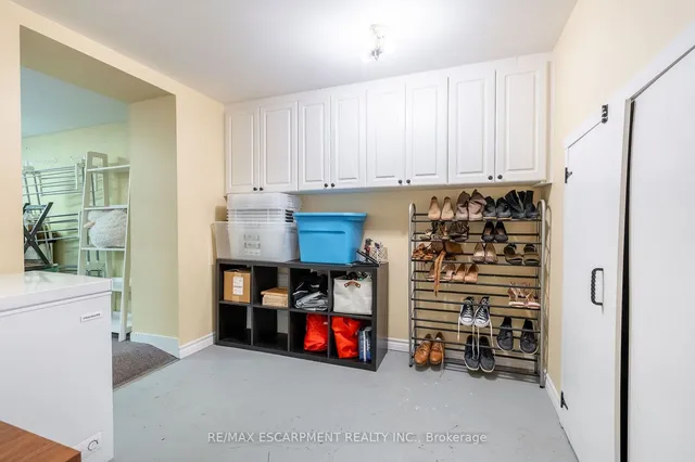 Additional image 37 of 351 Queensdale Ave