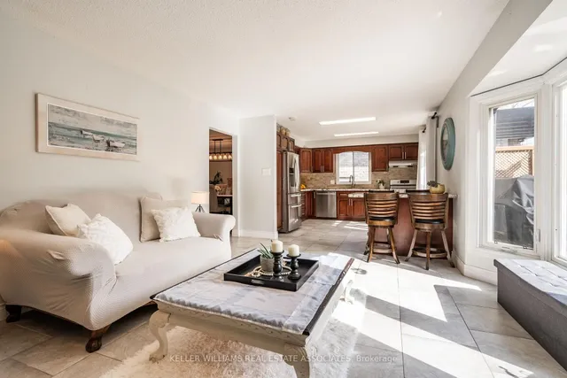 Additional image 16 of 19 Vista Crt