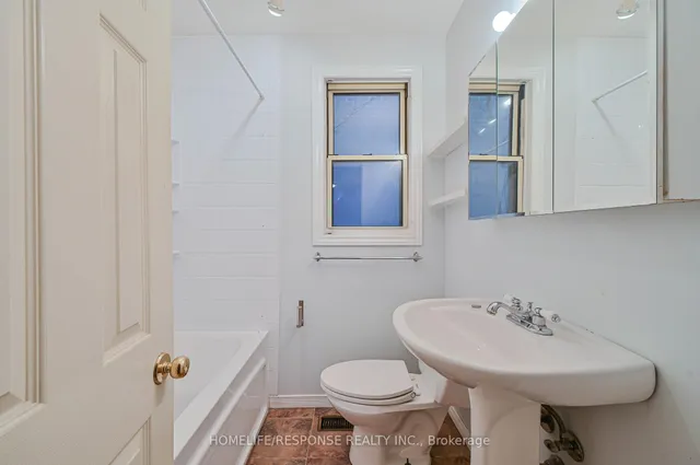 Additional image 20 of 94 YORKVIEW Dr