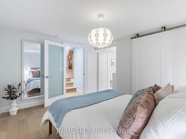 Additional image 33 of 27 Finchley Cres