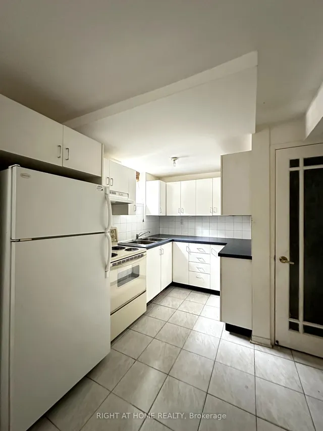 Additional image 37 of 28 Huntington Ave