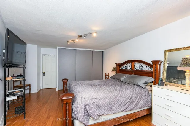 Additional image 38 of 716 The West Mall N/A Unit 2005