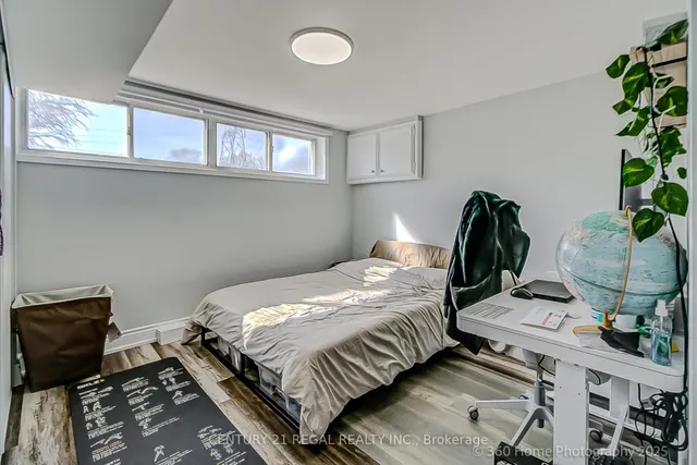 Additional image 18 of 17 Electro Rd