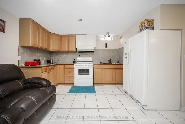 Additional image 40 of 19 Blue Lake Ave