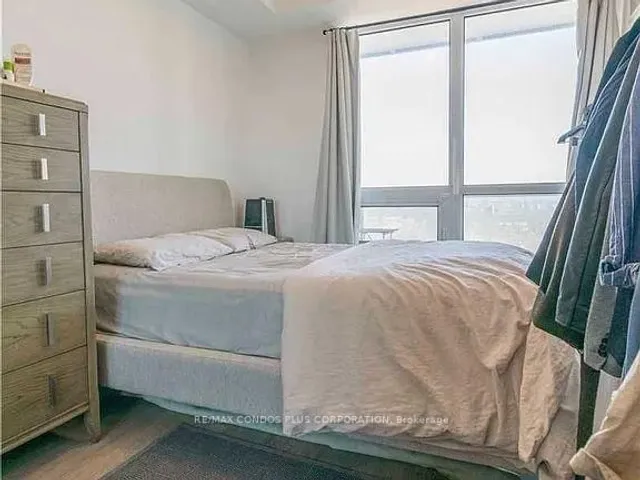 Additional image 6 of 101 Erskine Ave Unit 2805