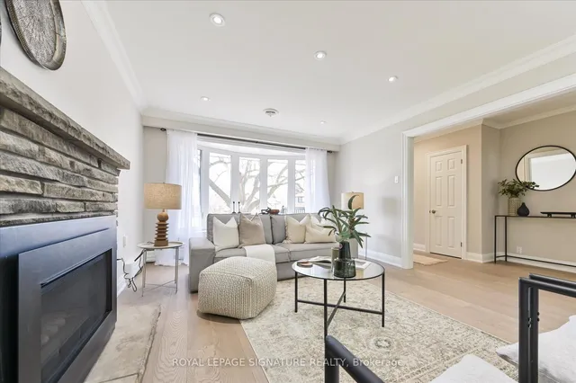 Additional image 8 of 11 Comet Crt