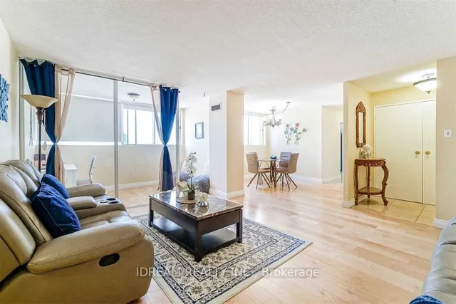 Additional image 8 of 3700 Kaneff Cres Unit 202