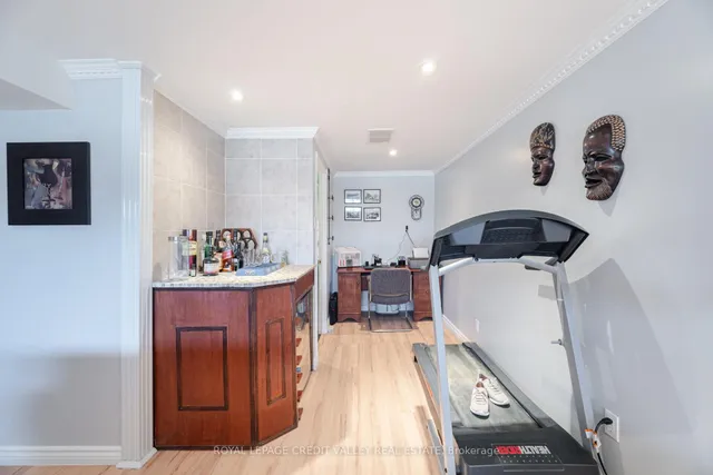 Additional image 42 of 54 Gondola Cres