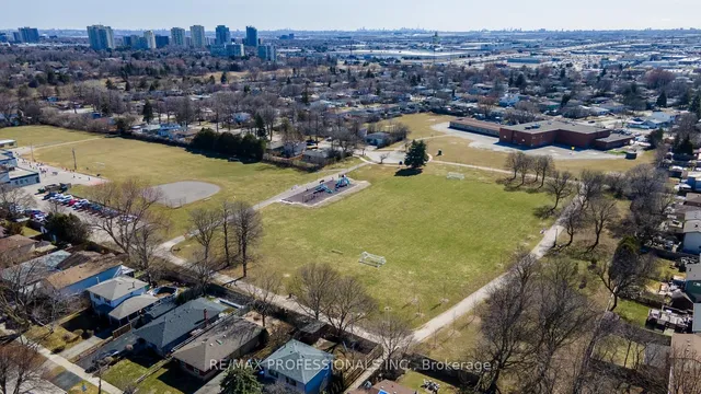 Additional image 40 of 41 Carberry Cres