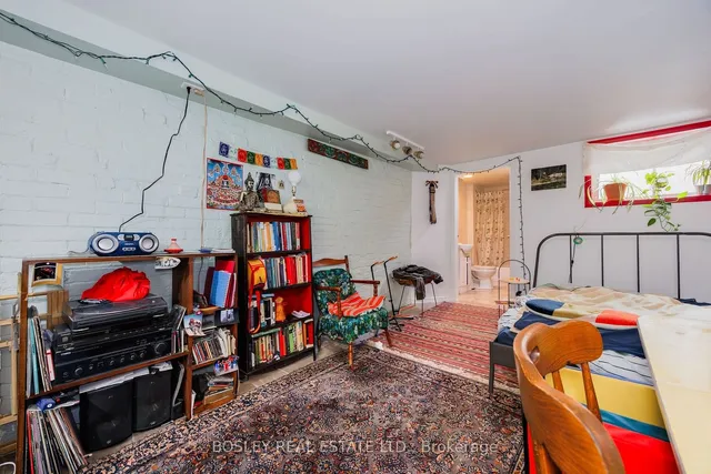 Additional image 30 of 110 Walmer Rd