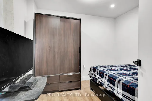 Additional image 13 of 1624 Bloor St Unit 92