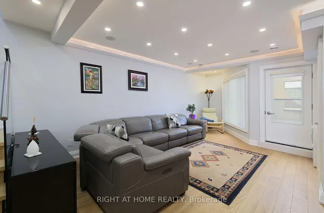 Additional image 6 of 2981A Bloor St