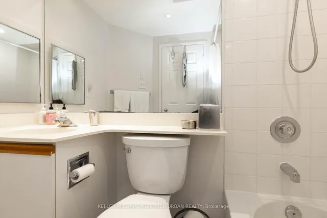 Additional image 20 of 77 Harbour Sq Unit 302