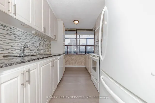 Additional image 17 of 18 Knightsbridge Rd Unit 304