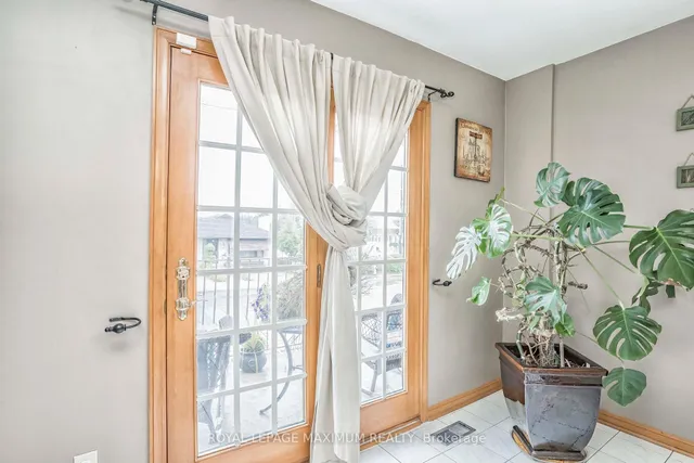 Additional image 10 of 637 Caledonia Rd