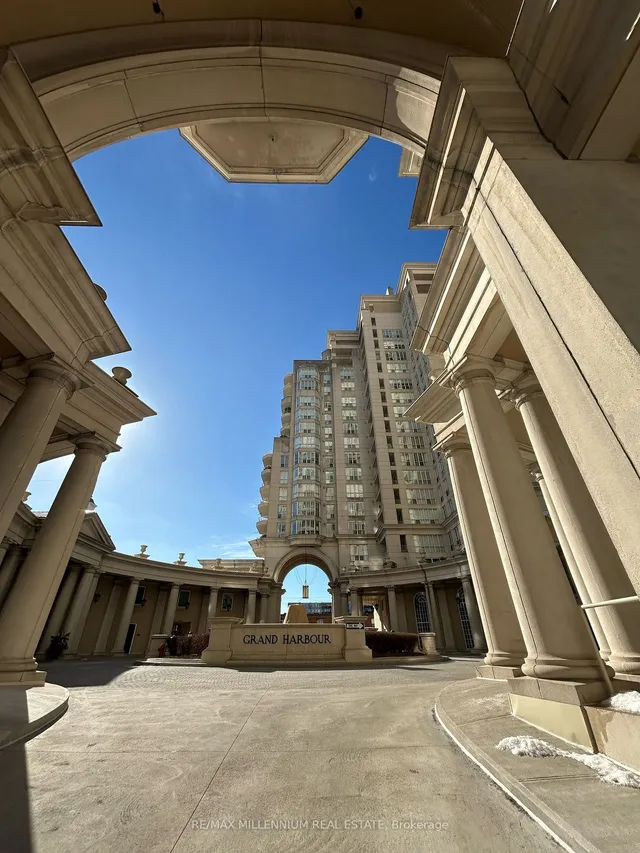 Additional image 4 of 2285 Lake Shore Blvd Unit 208