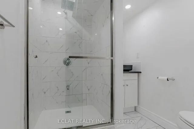 Additional image 42 of 32 Nanaimo Cres