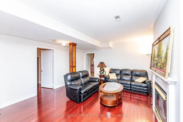 Additional image 36 of 21 Collingwood Ave