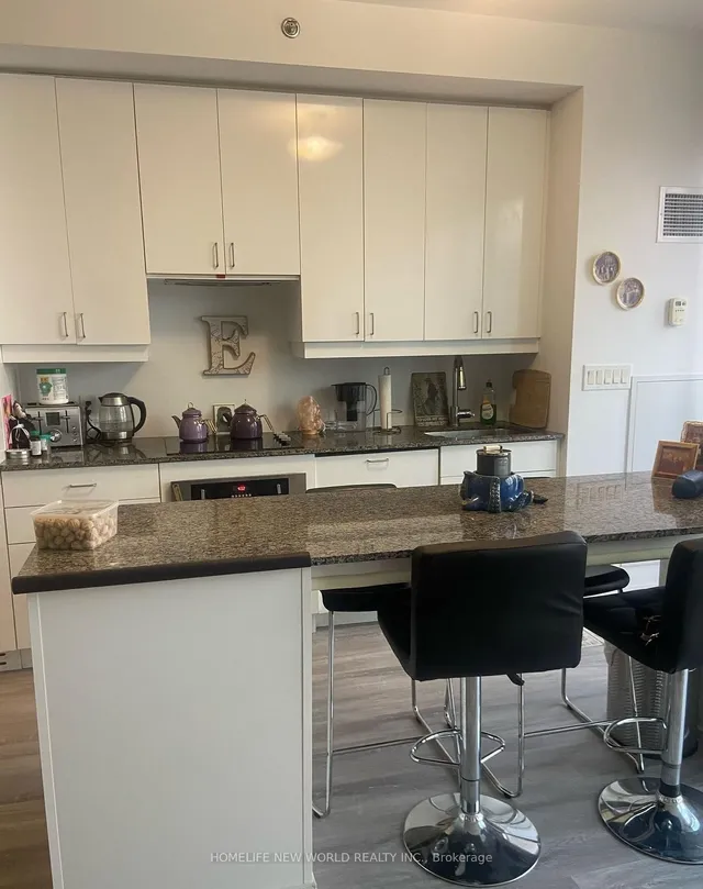 Additional image 9 of 426 University Ave Unit 3909