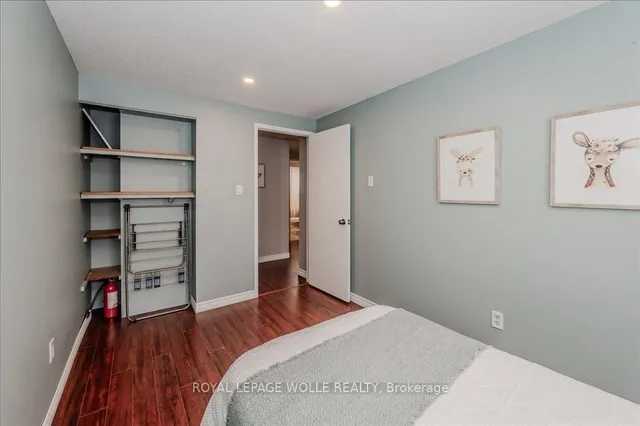 Additional image 22 of 10 Caprice Crt