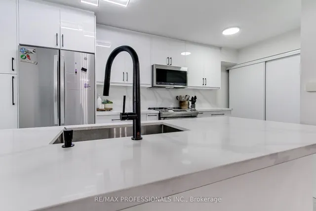 Additional image 6 of 30 Greenfield Ave Unit 409