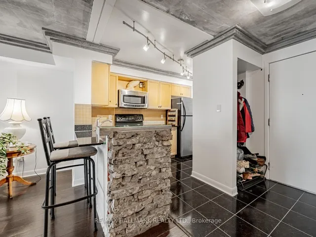 Additional image 6 of 323 Richmond St Unit 908