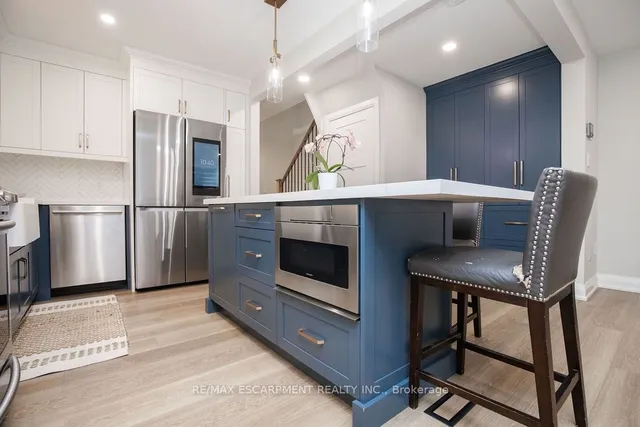 Additional image 8 of 1809 Upper Wentworth St Unit 22