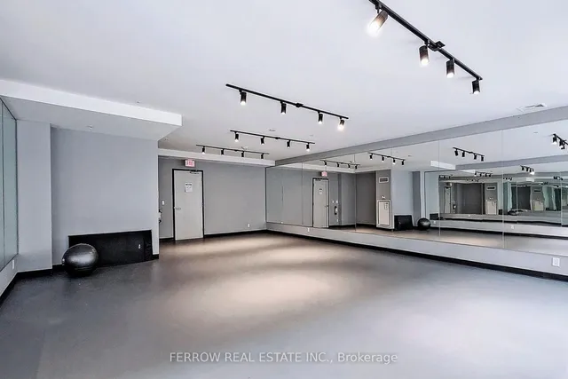 Additional image 29 of 39 Brant St Unit 415