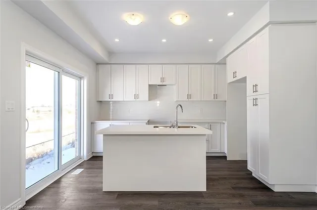 Additional image 6 of 205 Thames Way Unit 44