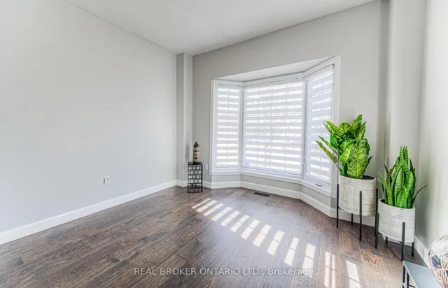 Additional image 4 of 900 Doon Village Rd Unit 4