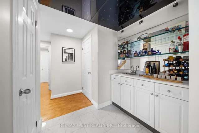 Additional image 10 of 101 Subway Cres Unit PH302