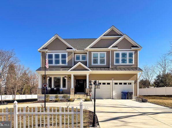6411 Pickett St, Alexandria, VA 22306
