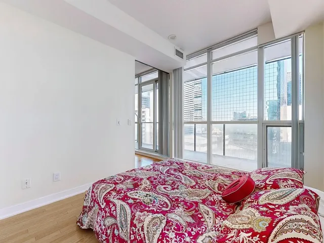 Additional image 5 of 770 Bay St Unit 1403