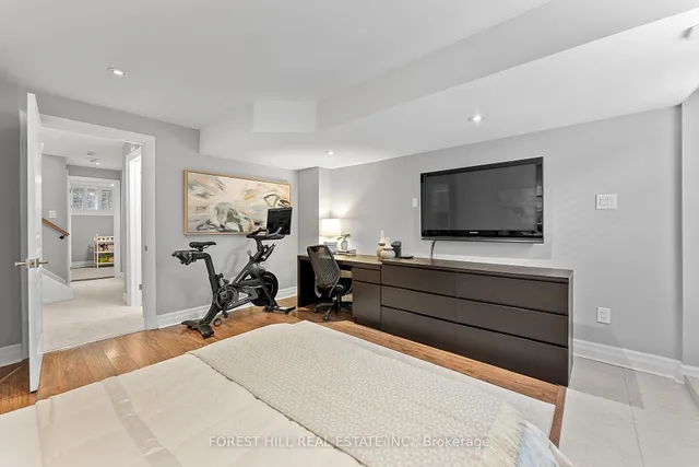 Additional image 39 of 8 Alex Mews