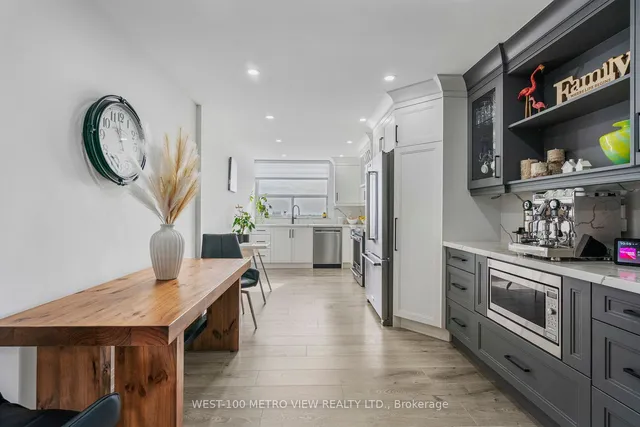 355 Rathburn Rd Unit 701