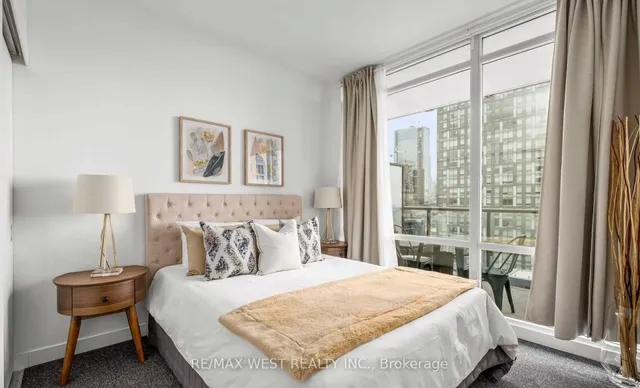 Additional image 17 of 170 Fort York Blvd Unit 1208