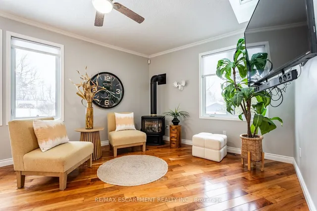 Additional image 17 of 715 Robson Rd