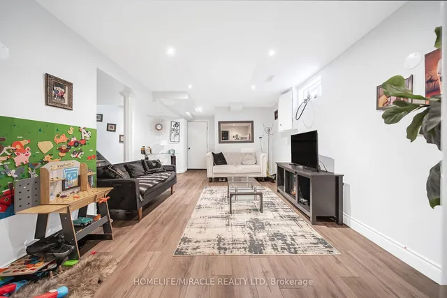 Additional image 34 of 11 Redtail Cres